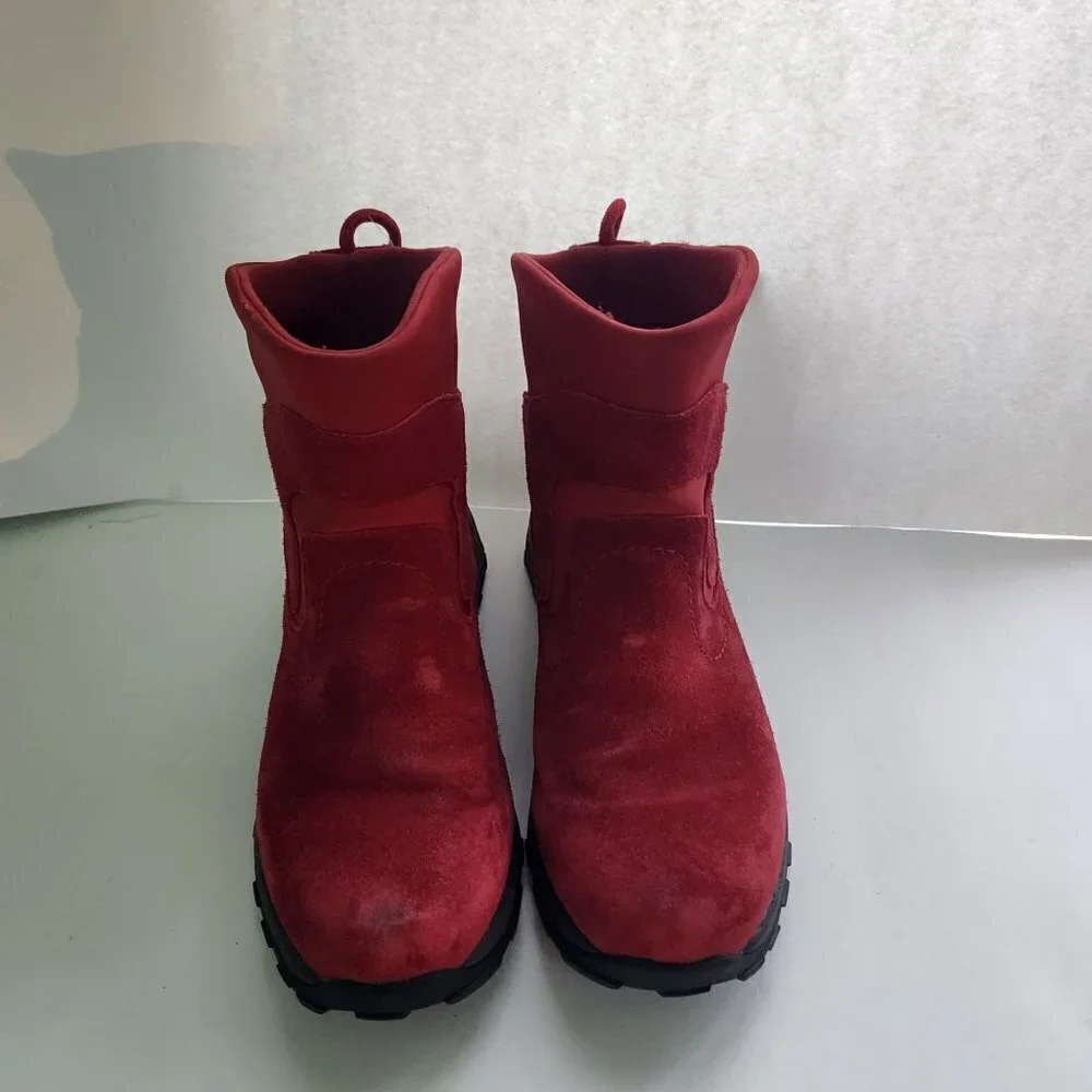 L.L. Bean Red Suede Thinsulate Pull On Winter Boots Size 8